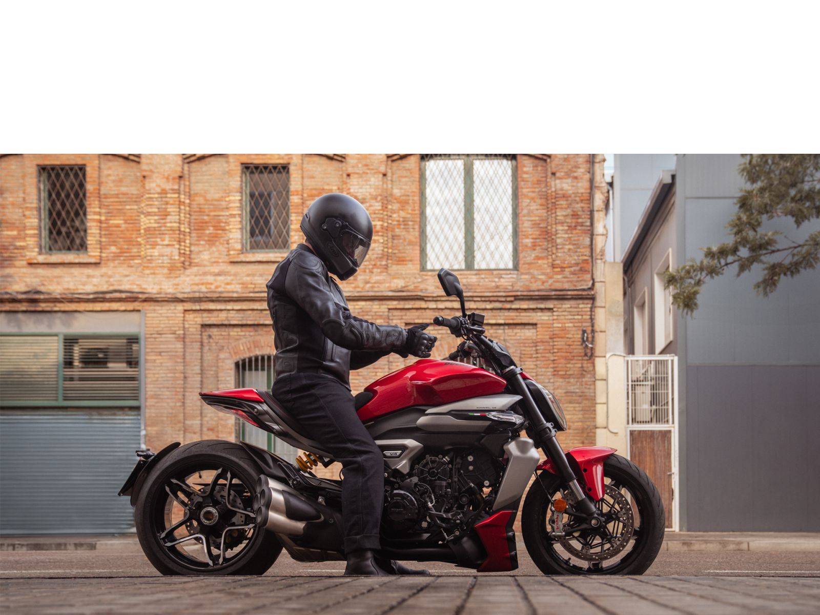 Мотоцикл DUCATI XDiavel V4 (RED) 2026
